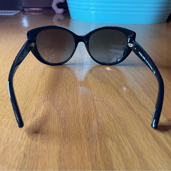 Michael Kors sunglasses!!! - Picture 4 of 7